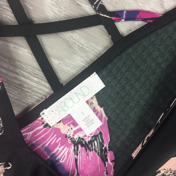 Abound Crisscross Floral Tank Top - Picture 5 of 6